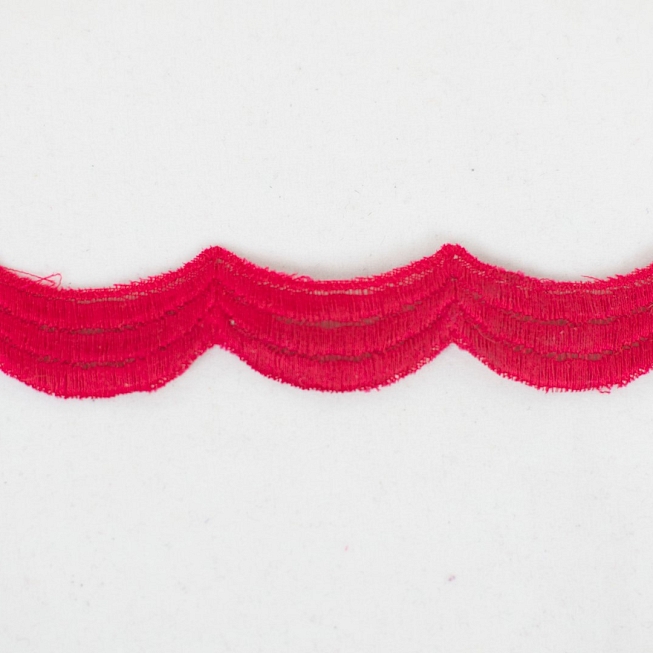 15mm Vintage Red Guipure Lace, 45m