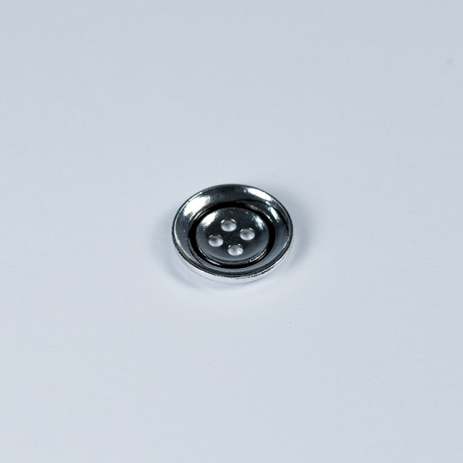 26L, 4-Hole Silver & Black Button, 200pcs
