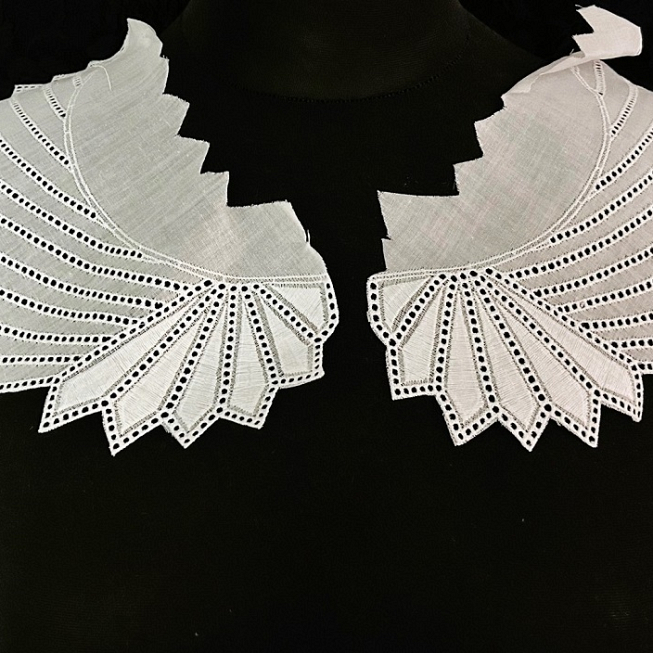 White Scalloped Edge Broderie Anglaise Collar