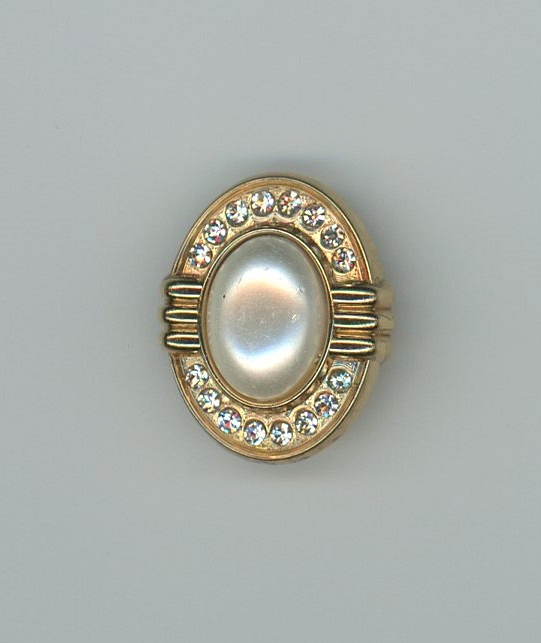Oblong Pearl Diamante Button