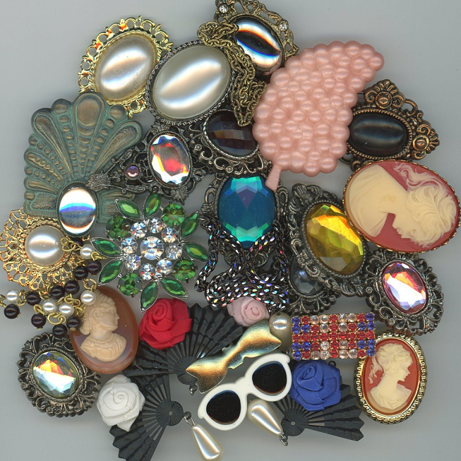 Assorted Brooches, 25pcs