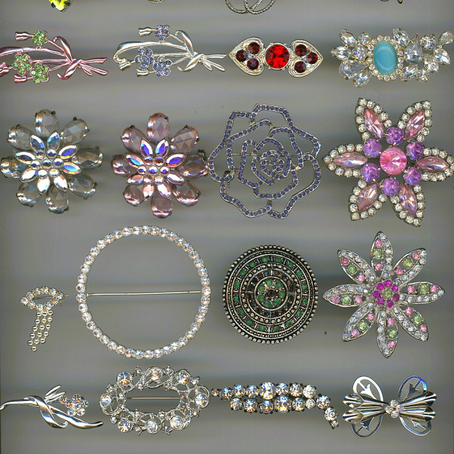 Assorted Fancy Diamante Brooches, 25pcs